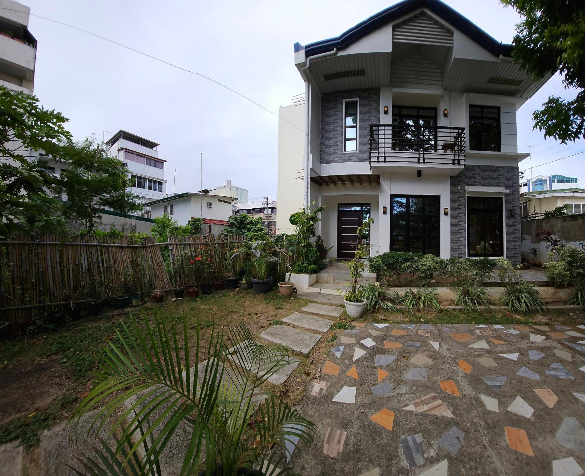 Andrew N Sophia'S Guest House Пуэрто-Принцеса Экстерьер фото